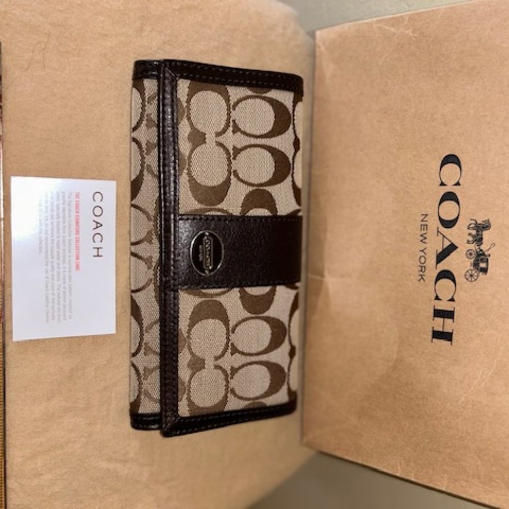 Brand New Coach Signature C Brown Canvas Leather Trifold Wallet in Box